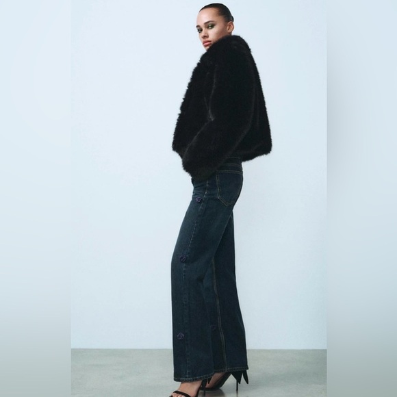 Zara Faux Fur High Collar Soft Mob Wife Long Sleeve Cropped Hidden Pockets Coat - Picture 2 of 12